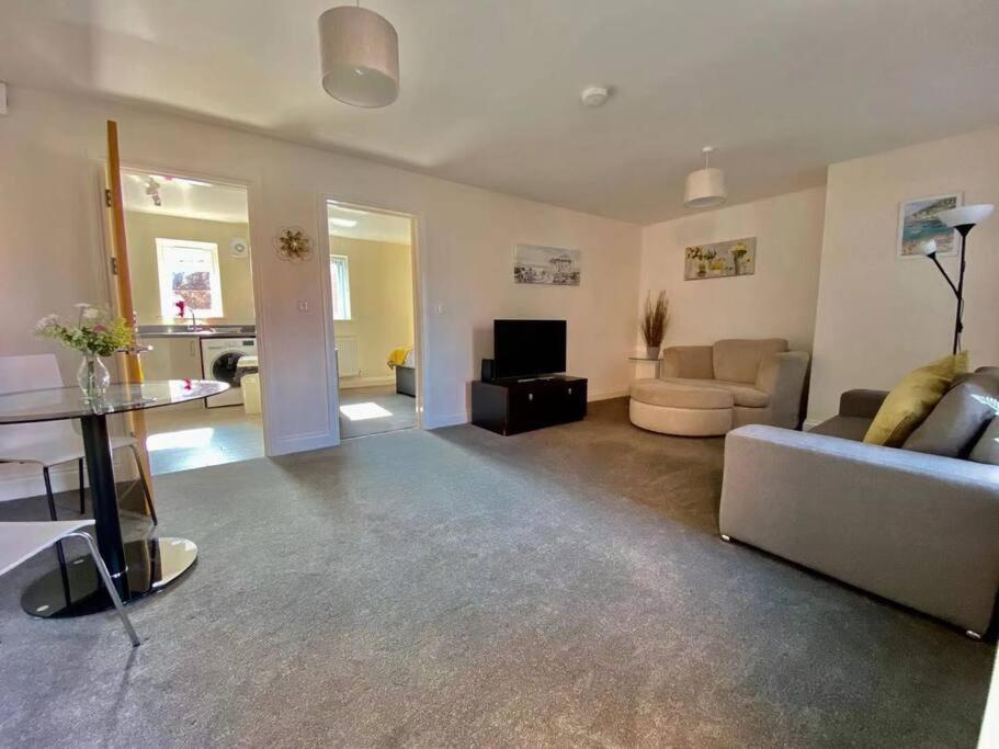 No12-luxe Living Guest Apartment- 1 Bed-garden-private Parking-wifi-beach-city Holiday home *