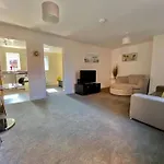 No12-Luxe Living Guest Apartment- 1 Bed-Garden-Private Parking-Wifi-Beach-City