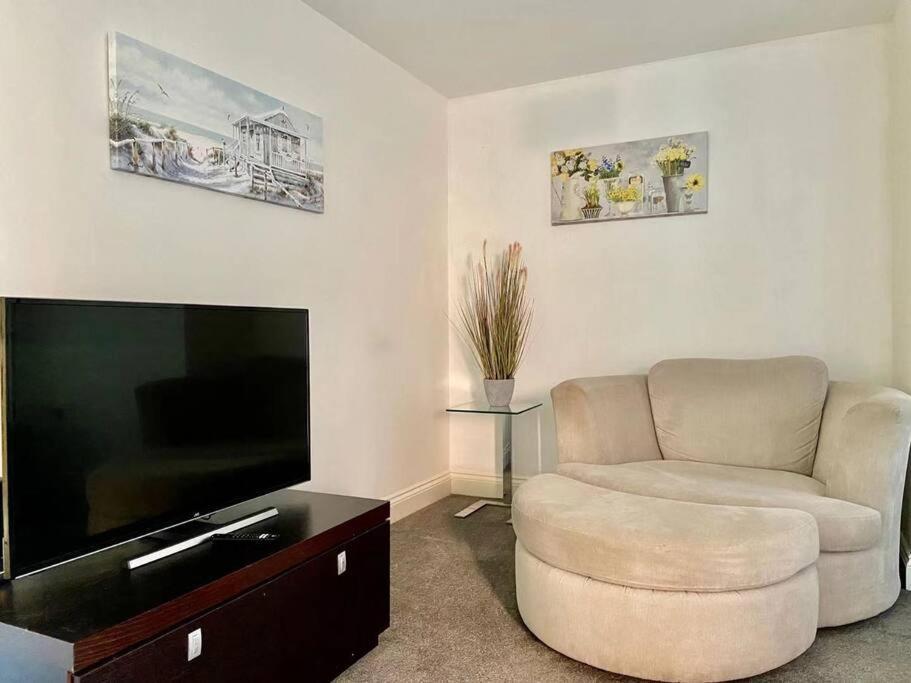 No12-luxe Living Guest Apartment- 1 Bed-garden-private Parking-wifi-beach-city Holiday home